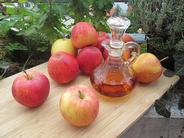 Το μηλόξιδο εξισορροπεί το pH της επιδερμίδας.