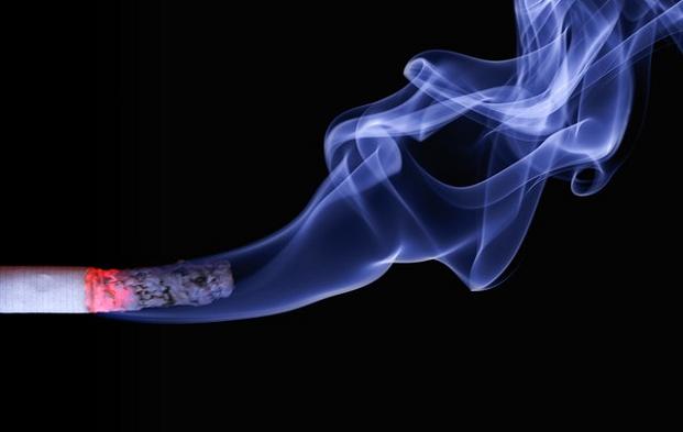 Η ΧΑΠ μπορεί να προσβάλει πρώην και νυν καπνιστές.