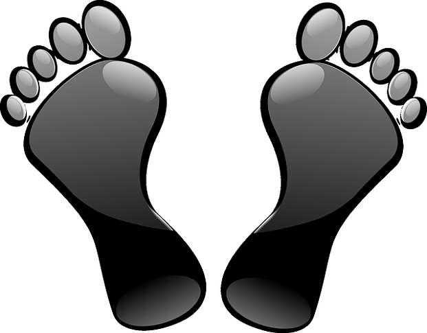 Οι κάλοι εξαιτίας των ψηλών τακουνιών εμφανίζονται ανάμεσα στα δάχτυλα και στις κορυφές των ποδιών.