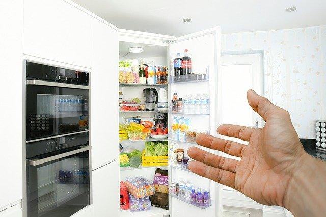 Είναι δυνατό να τρώτε λιγότερο ακόμα κι αν ο νους σας δε φεύγει από το ψυγείο. 