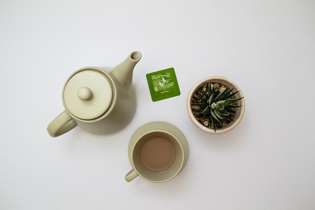 Πριν από την περίοδο αντικαταστήστε τον καφέ με ένα φλιτζάνι πράσινο τσάι. 