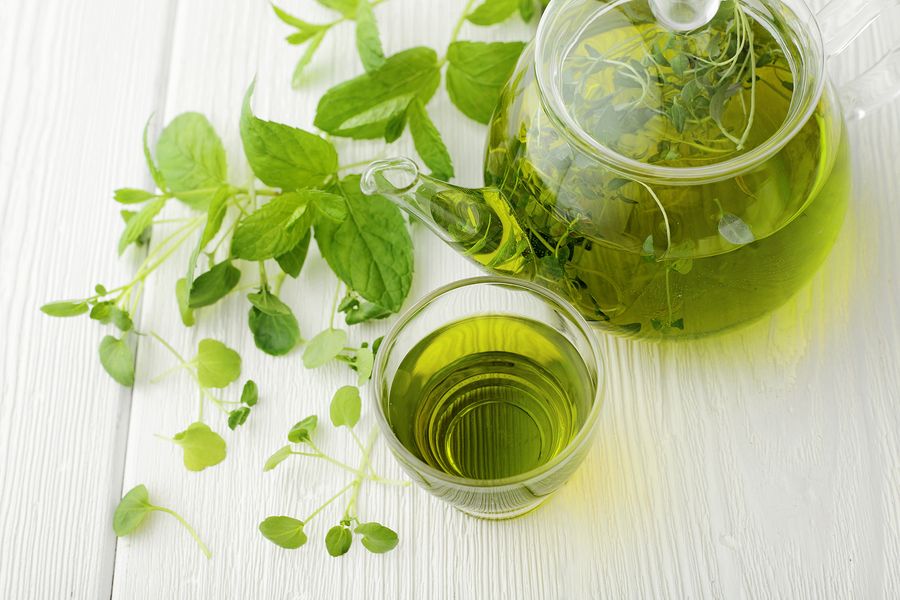 Το πράσινο τσάι (Green Tea, Camelia sinensis) είναι ιδιαίτερα γνωστό για τις αντιοξειδωτικές και αποτοξινωτικές του ιδιότητες.
