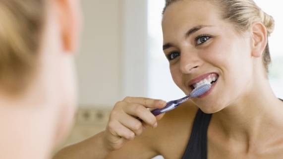 Το βούρτσισμα των δοντιών είναι μια συνήθεια με πολυετή εξάσκηση