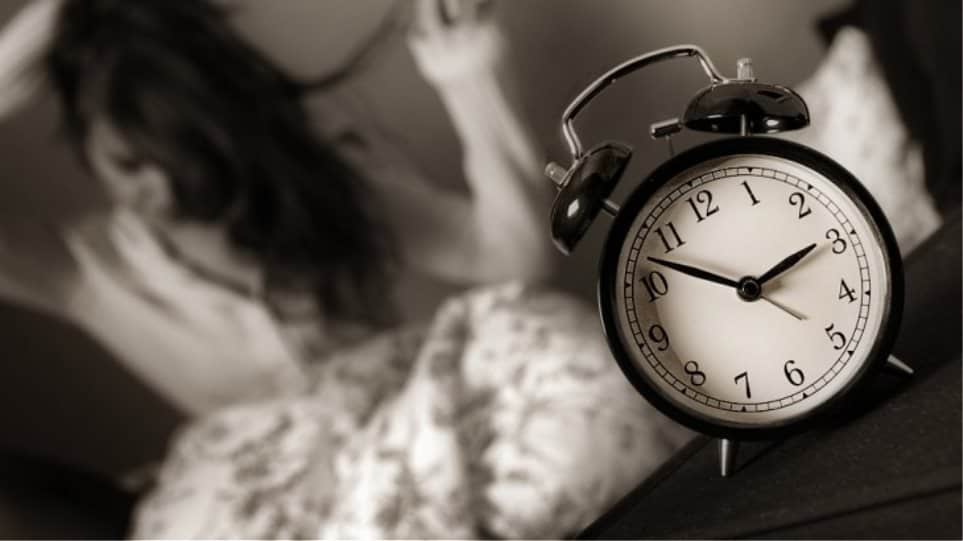 Ιδιαίτερα οι ηλικιωμένοι, είναι σημαντικό να καταλάβουν ότι το θέμα του ύπνου έχει φυσιολογική εξέλιξη και ότι ο χρόνος ύπνου τους τείνει να μειώνεται κατά τη διάρκεια της νύχτας.