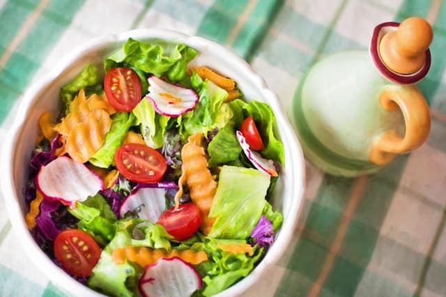 Η χορτοφαγική διατροφή βοηθά στη μείωση του κινδύνου εμφάνισης καρδιαγγειακών παθήσεων, καρκίνου και διαβήτη.