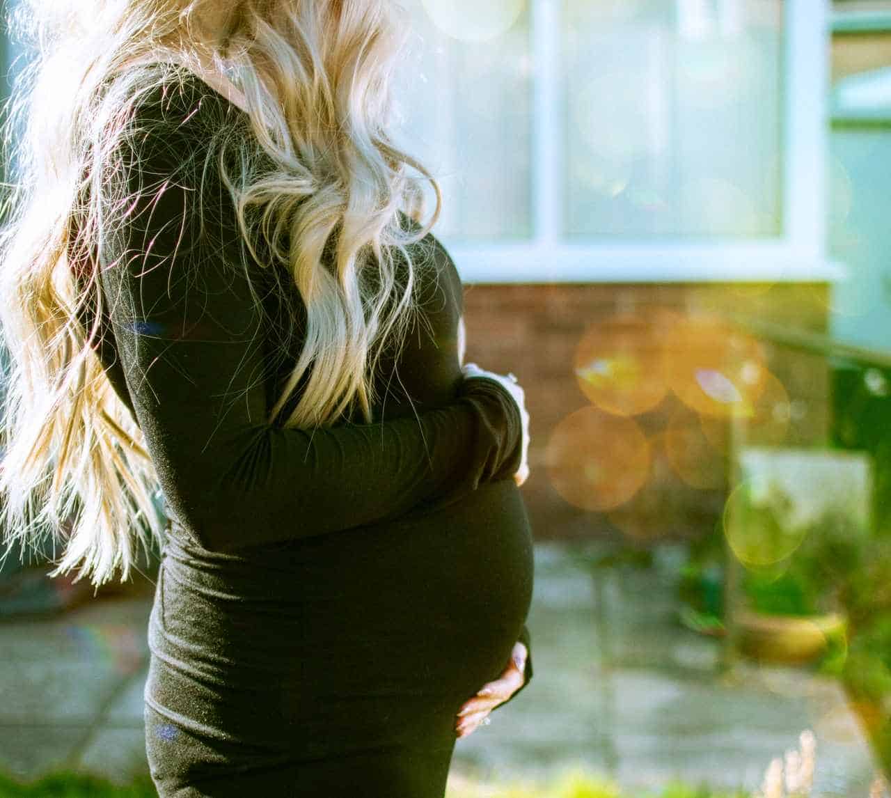 Όταν το άσθμα είναι ελεγχόμενο κατά τη διάρκεια της εγκυμοσύνης δεν αυξάνει τον κίνδυνο επιπλοκών για τη μητέρα ή το έμβρυο. 