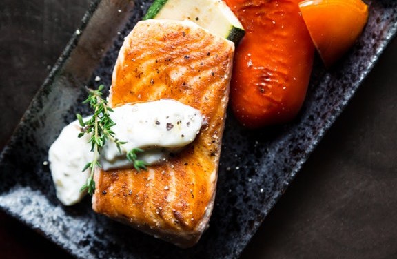 Η κατανάλωση λιπαρών ψαριών σε εβδομαδιαία βάση εξασφαλίζει την απαιτούμενη πρόσληψη Ω3 λιπαρών οξέων