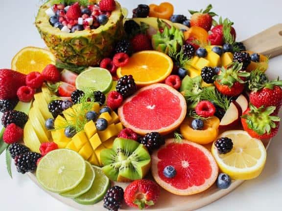 Τα φρούτα πλούσια σε βιταμίνες, φυτικές ίνες και αντιοξειδωτικά που εξασφαλίζουν καλή υγεία στον οργανισμό μας.
