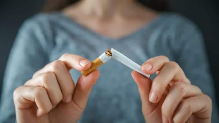 Σταματήστε το Κάπνισμα Λόγω Κινδύνου από τον Κορωνοϊό