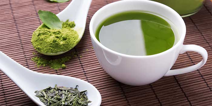 Σύμφωνα με έρευνες, πίνοντας πράσινο τσάι καθημερινά βοηθάμε στην ενίσχυση του μεταβολισμού και στην καύση του λίπους.