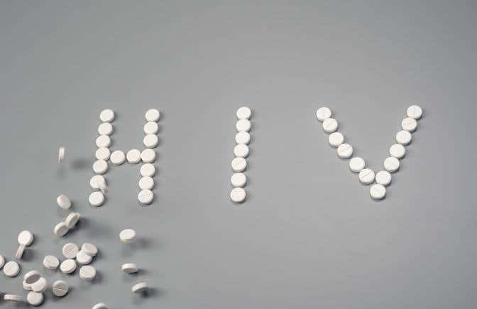 Ένα από τα πρώτα συμπτώματα του HIV μπορεί να είναι ένας σχετικά ήπιος πυρετός που δεν ξεπερνά τους 38 βαθμούς. 