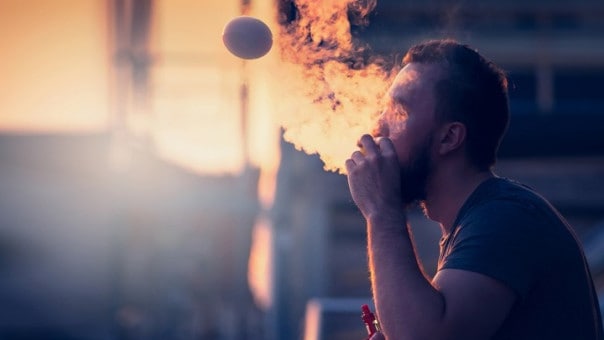 Ακόμη και οι Περιστασιακοί Καπνιστές Κινδυνεύουν να Πεθάνουν από Καρκίνο των Πνευμόνων