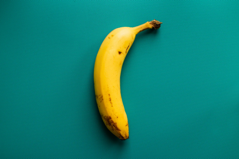 Αν και πολλοί αποφεύγουν τις μπανάνες επειδή έχουν πολλές θερμίδες και υδατάνθρακες, είναι το καλύτερο φρούτο αν θέλετε να κάψετε το λίπος στην κοιλιά.