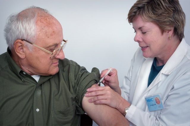 Γιατί ο εμβολιασμός είναι σημαντικός για τους ενήλικες