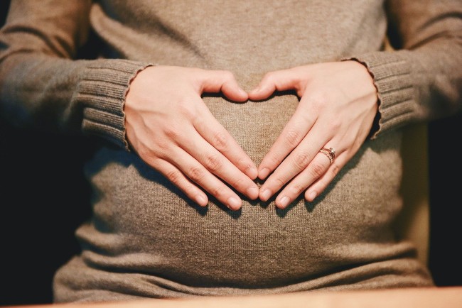 Ενώ υπάρχει πλήθος πληροφοριών για τη φροντίδα του εμβρύου κατά την κύηση, υπάρχει μεγάλη παραπληροφόρηση σχετικά με την φροντίδα και τη διατήρηση της καλής φυσικής κατάστασης της μητέρας. 