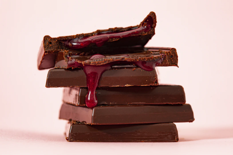 Η σοκολάτα αποτελεί ένα πολύ βαρύτερο σνακ για τις βραδινές ώρες από όσο πιστεύει κανείς.     