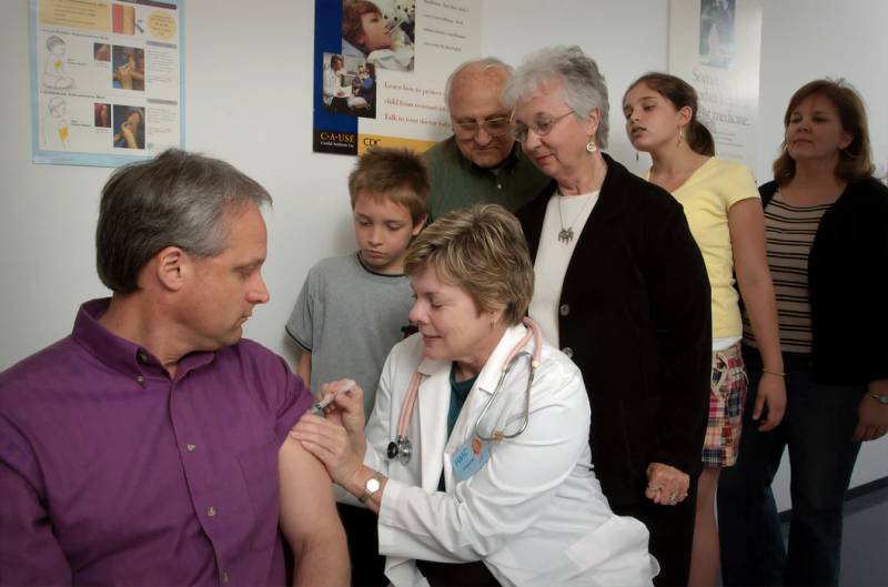 Εμβολιασμοί και τρίτο κύμα