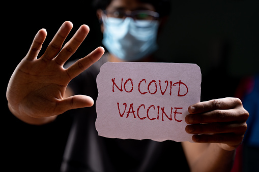 Η Άρνηση του Εμβολιασμού Κατά της COVID-19 και οι Κίνδυνοι για την Υγεία της Κοινότητας