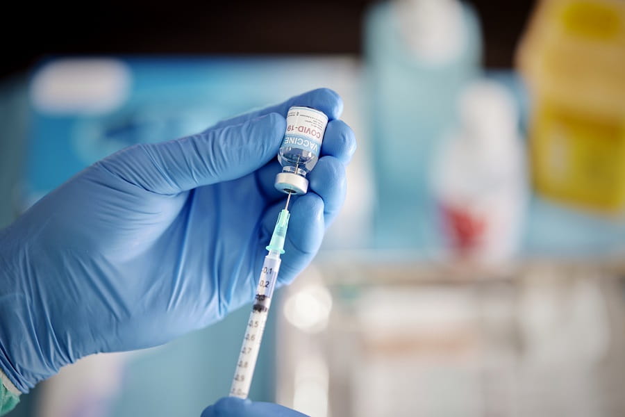 Αντιμετώπιση Ήπιων Ανεπιθύμητων Ενεργειών του Εμβολίου Κατά της COVID-19: Μύθοι Εναντίον Γεγονότων