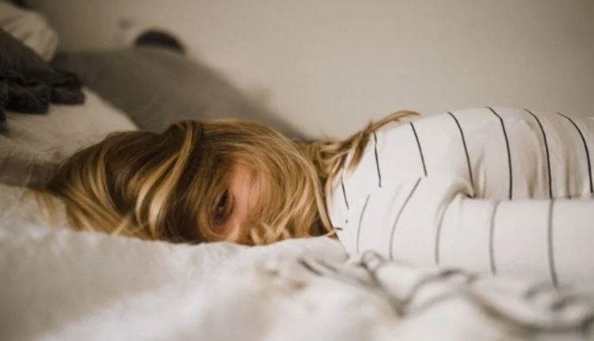 Αν έχετε μελαγχολία μπορεί να παρατηρήσετε αλλαγές στον ύπνο ή δυσκολία συγκέντρωσης.