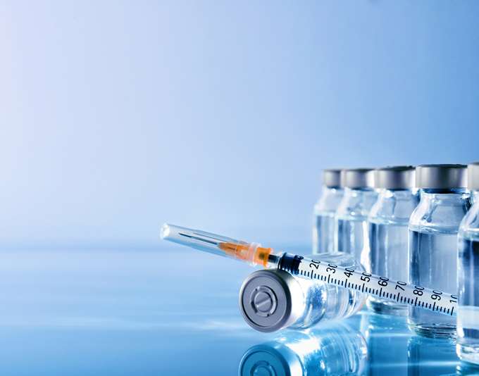 Μόνο Μετά την 3η Δόση Εμβολίου Μειώνεται το Ιικό Φορτίο της Όμικρον.