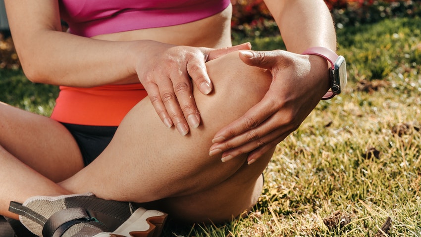 Ο πόνος στο γόνατο μπορεί να έχει διαφορετικές αιτίες.